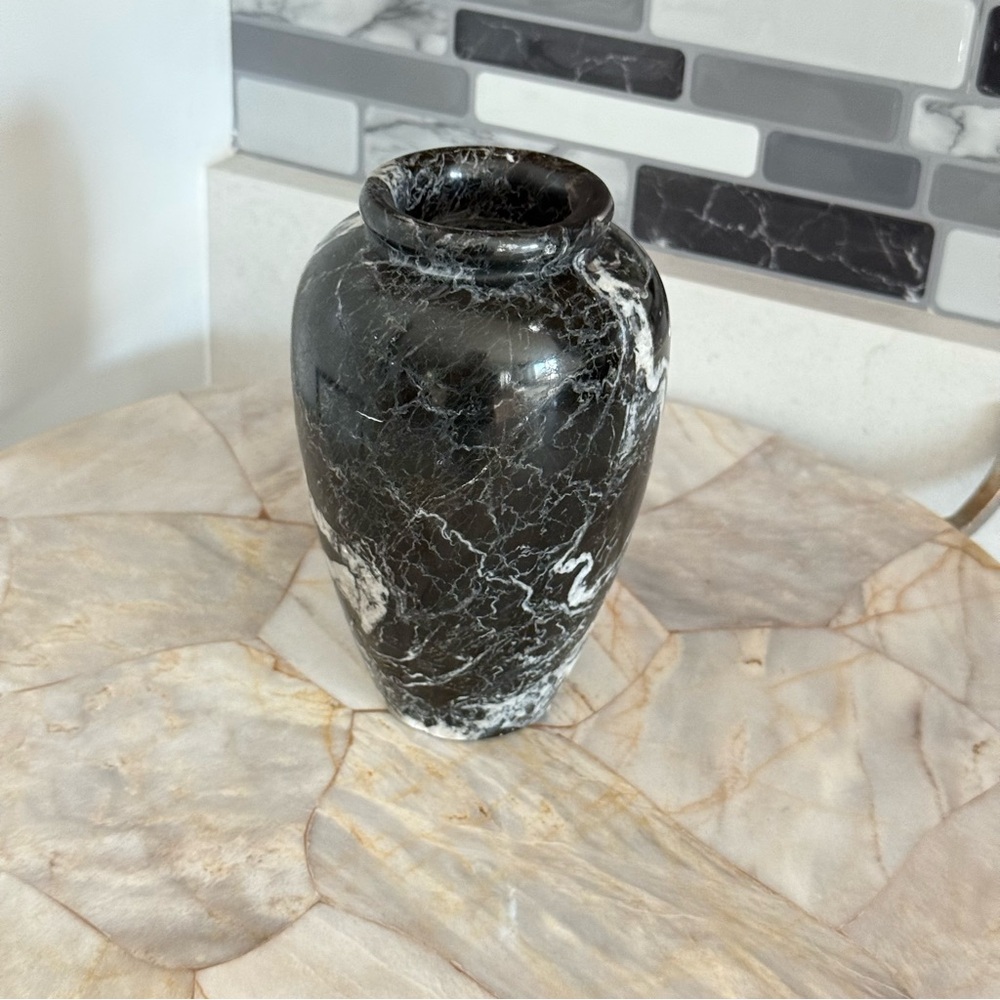 Gorgeous Handmade Sophisticated Blackβ Green and White Marble Onyx Vase